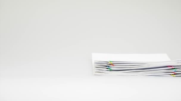 Montón de sobrecarga de recibo con clip de papel colorido lapso de tiempo
 - Imágenes, Vídeo