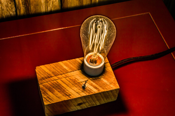 Lâmpadas antigas com lâmpadas Edison
 - Foto, Imagem