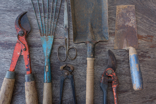 Conjunto de herramientas - herramientas antiguas primer plano
  - Foto, imagen