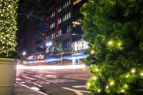 нічне місто в різдвяний час
 - Фото, зображення