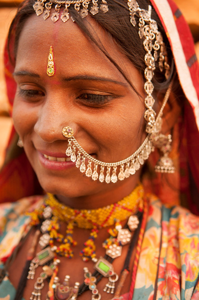 Traditional Indian woman smiling - Foto, immagini