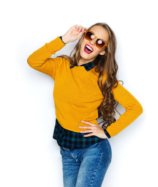 happy young woman or teen girl in casual clothes - Foto, imagen