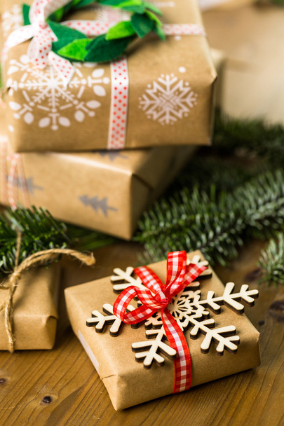 Wrapping Christmas gifts - Фото, зображення