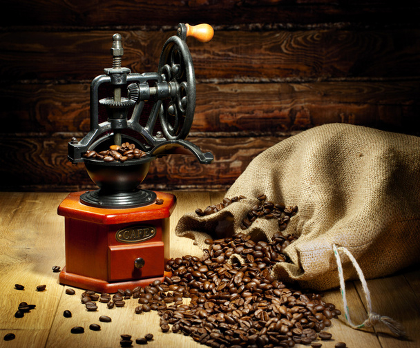 コーヒー豆のグラインダーのビュー - 写真・画像