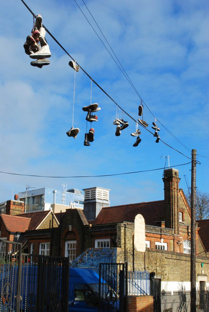 chaussures suspendues sur fil - Photo, image