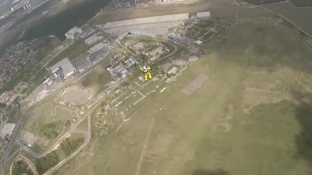 Fallschirmspringer fliegt am Fallschirm - Filmmaterial, Video