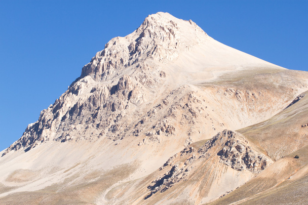 砂漠の高地の石。氷河トレイル - 写真・画像
