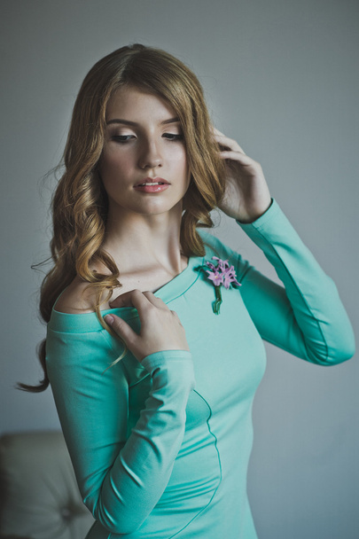 The girl in the turquoise dress 4446. - Foto, afbeelding