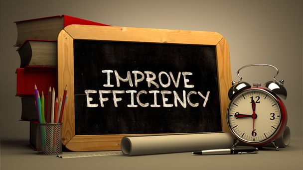 Mejorar la eficiencia Escrito a mano en pizarra
. - Foto, Imagen