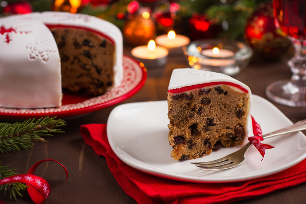 Traditional fruitcake on  Christmas table - Foto, imagen