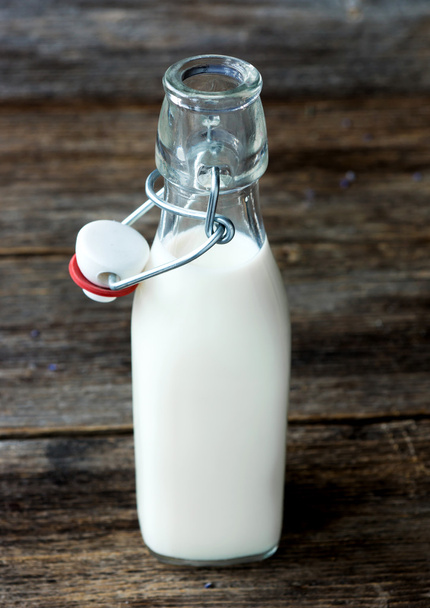 Old style bottle of milk - Valokuva, kuva