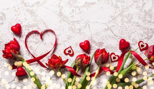 corazones y tulipanes rojos
 - Foto, imagen