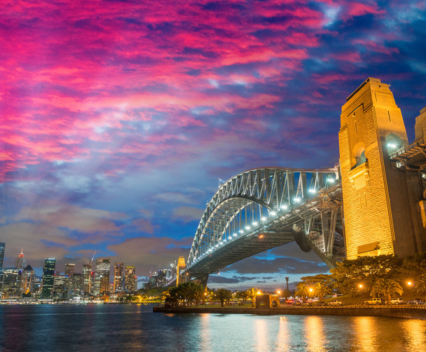 Nocny widok miasta Sydney - Zdjęcie, obraz