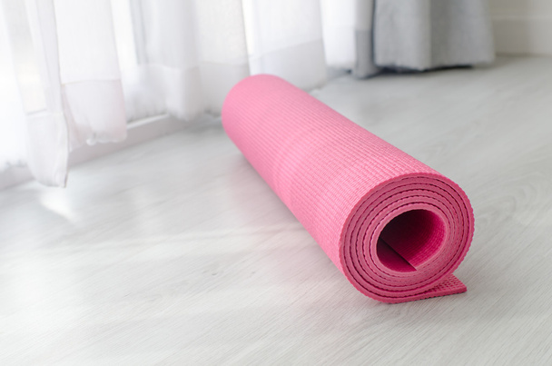 Pink yoga mat - Fotoğraf, Görsel