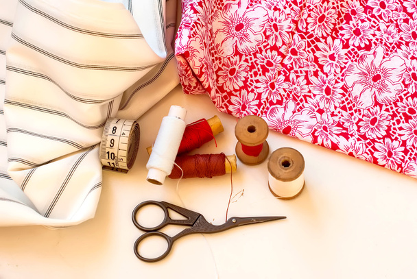 Spool of thread . Sew accessories. - Foto, Imagen