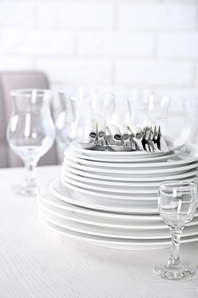 Clean plates, glasses and cutlery - Zdjęcie, obraz
