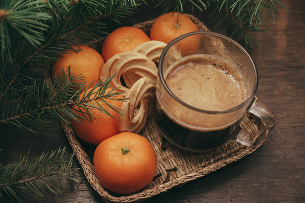 Tangerines Christmas Tree Coffee on old wooden background - Zdjęcie, obraz