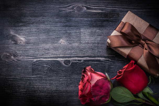 Packed present with roses - Photo, image