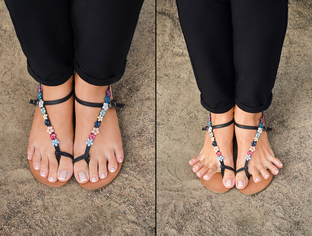 Naisten jalat ranskalainen pedikyyri trooppisella rannalla
. - Valokuva, kuva