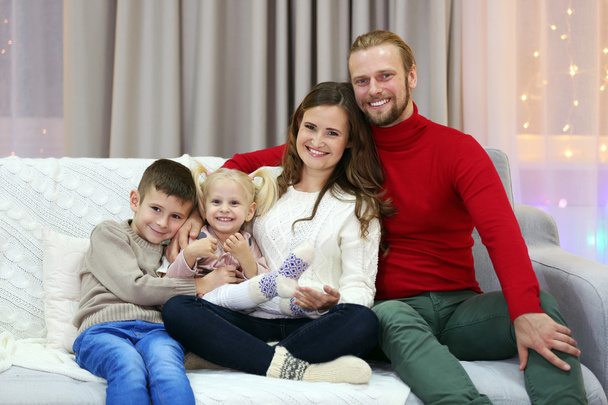 Christmas family in holiday living room - Foto, Bild