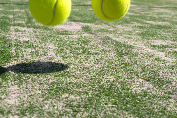 テニス ・ ボールの移動 - 写真・画像