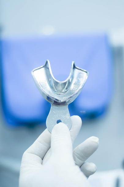 Dentistes moule dentaire dents plaque en céramique coulée
 - Photo, image