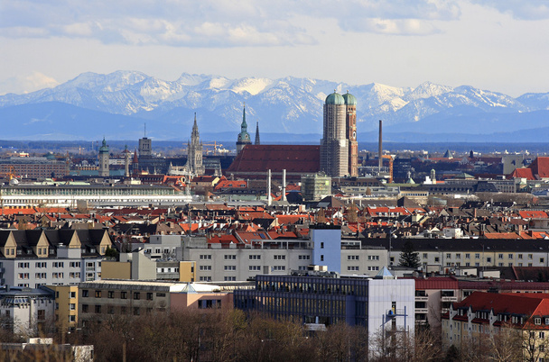 Múnich con vistas a los Alpes
 - Foto, imagen
