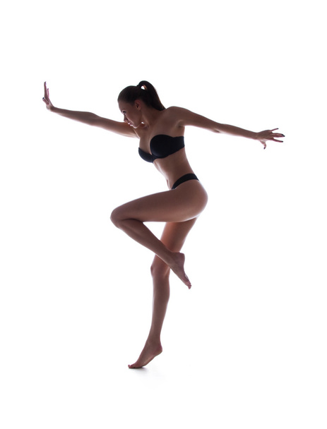 Sporty woman in bikini - Valokuva, kuva