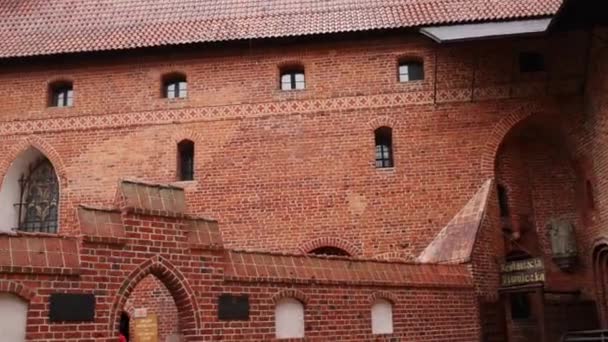 Замок Тевтонского ордена в Мальборке, Польша - Кадры, видео