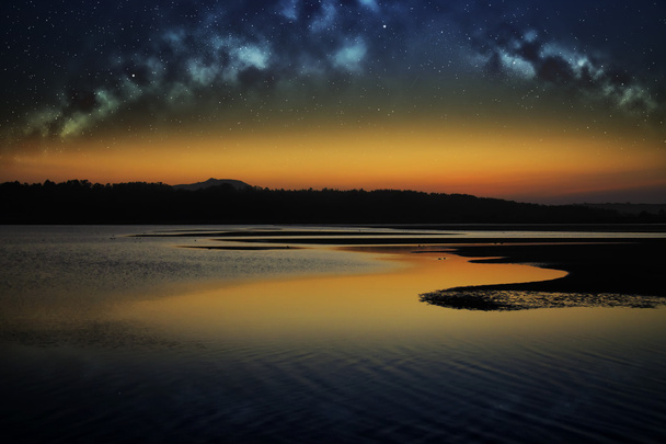 Величественный закат под звездами
 - Фото, изображение