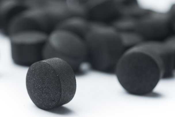Pilules de charbon actif
 - Photo, image