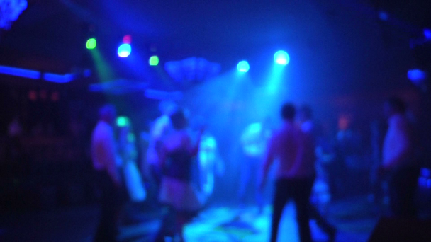 Gente bailando en el club
 - Metraje, vídeo