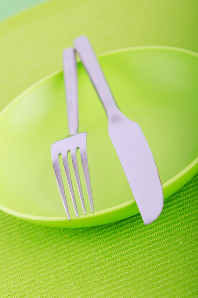Emtpy plates with utensils on table - Fotoğraf, Görsel