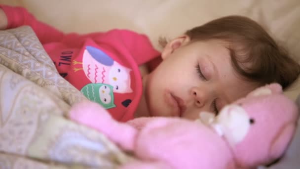 uyuyan bebek kız - Video, Çekim