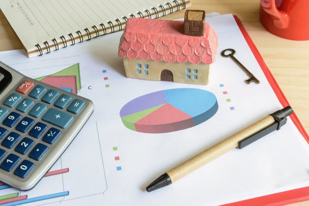Home finance concept, residential house, expenses calculated - Fotoğraf, Görsel