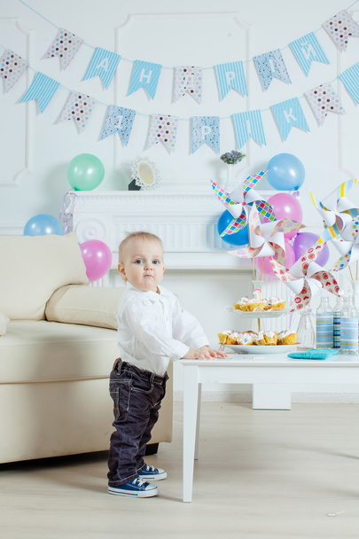 Portrait boy with birthday cake - Фото, изображение