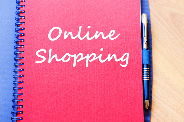 Online winkelen schrijven op laptop - Foto, afbeelding