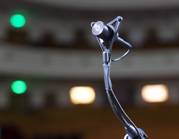 een microfoon in het opera house - Foto, afbeelding