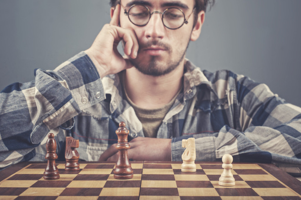 The Playing chess - Zdjęcie, obraz