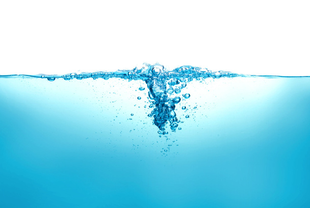 Крупним планом блакитні водяні бризки з бульбашками на білому тлі
 - Фото, зображення