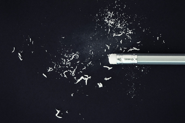 Silgi gümüş ahşap kalem silgi toz ile sonu - Fotoğraf, Görsel