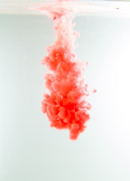 Rêve de fantaisie Nuage d'encre dans l'eau soft focus
 - Photo, image