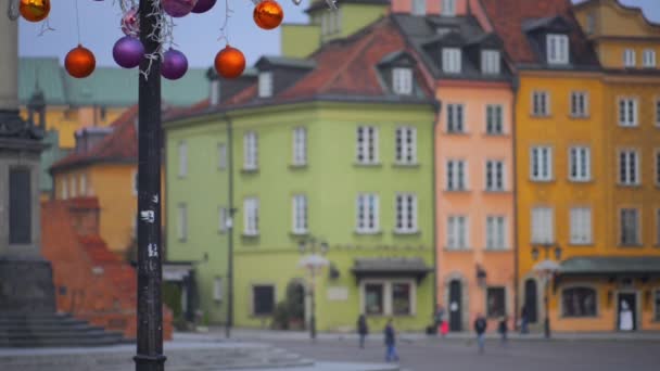 ワルシャワの城広場にクリスマス ボール - 映像、動画