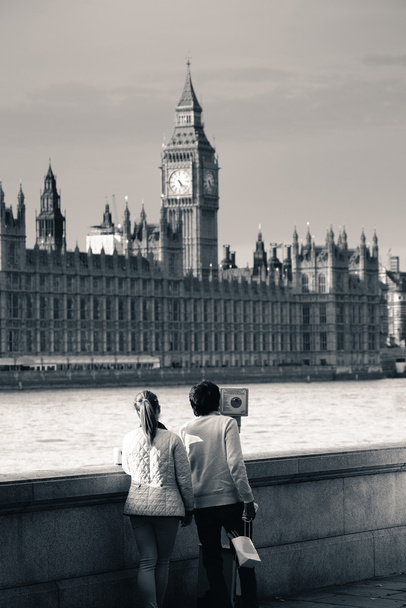 Young couple watching Big Ben - Foto, Bild