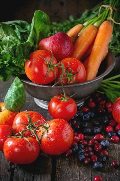 Mezcla de frutas, verduras y bayas
 - Foto, imagen