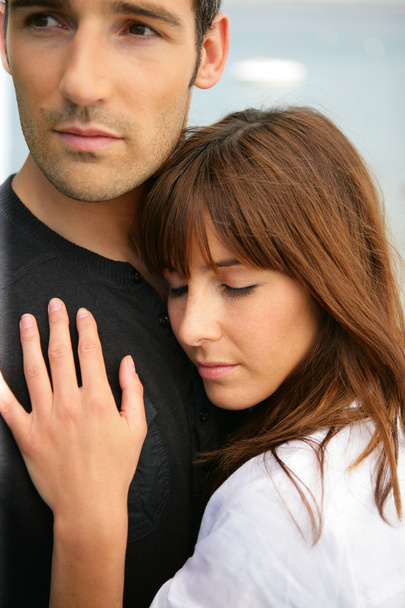 Embracing couple - Zdjęcie, obraz