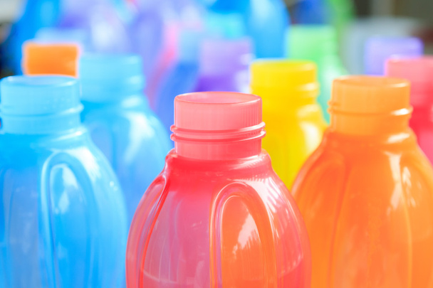 colorato di bottiglia di plastica
 - Foto, immagini