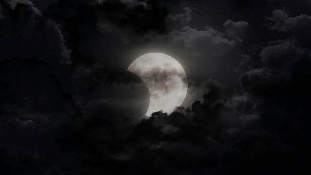 El misterio de la media luna
 - Foto, Imagen
