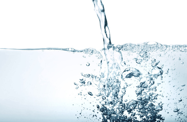 Fechar claro respingo de água fresca com bolhas
 - Foto, Imagem
