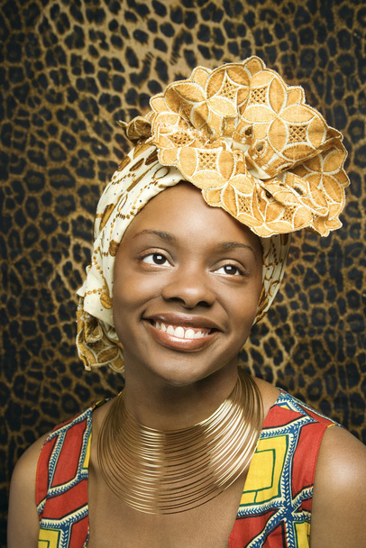 Smiling Young African American Woman in Traditional African Dress - Фото, изображение